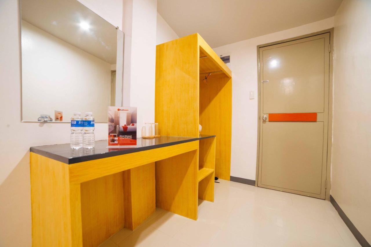 Reddoorz Plus Near San Pedro Cathedral Davao City Eksteriør bilde