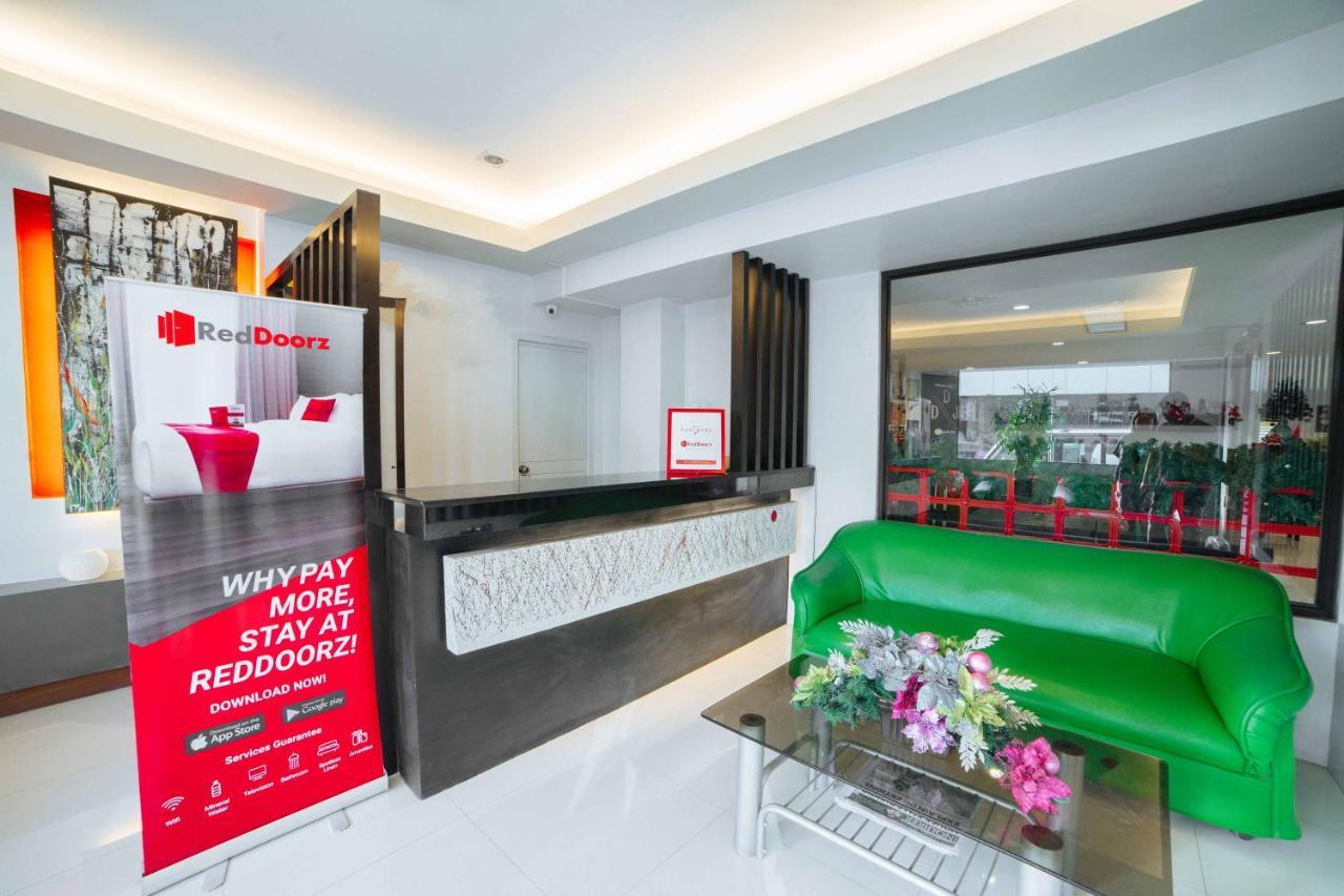 Reddoorz Plus Near San Pedro Cathedral Davao City Eksteriør bilde